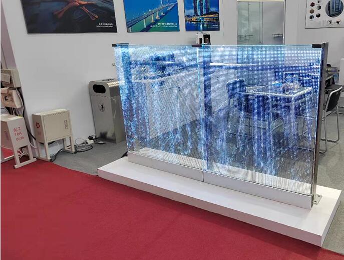 透明led貼膜屏與led玻璃屏區(qū)別是什么?