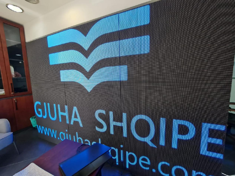 彩尼斯光電戶外PH5全彩LED屏遠(yuǎn)銷歐洲